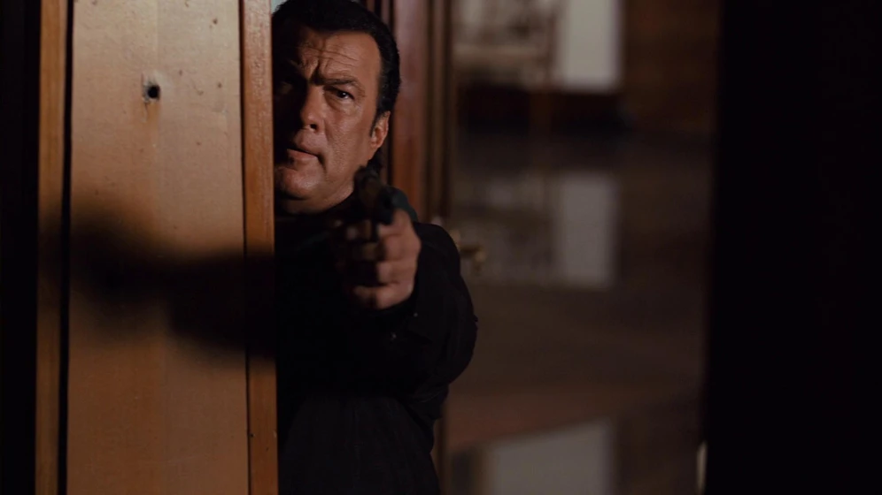 Steven Seagal en un-hombre-peligroso