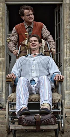 Hugh Bonneville y Andrew Garfield en una-razon-para-vivir