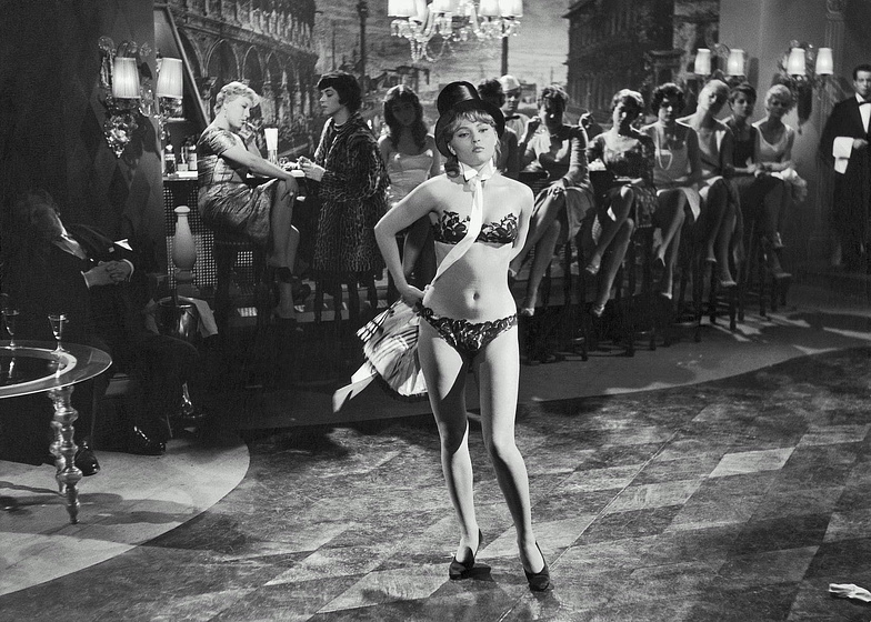 Karin Baal en El Escándalo Rosemarie