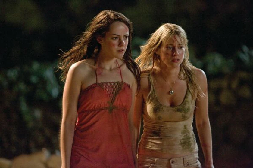 Jena Malone y Laura Ramsey en las-ruinas