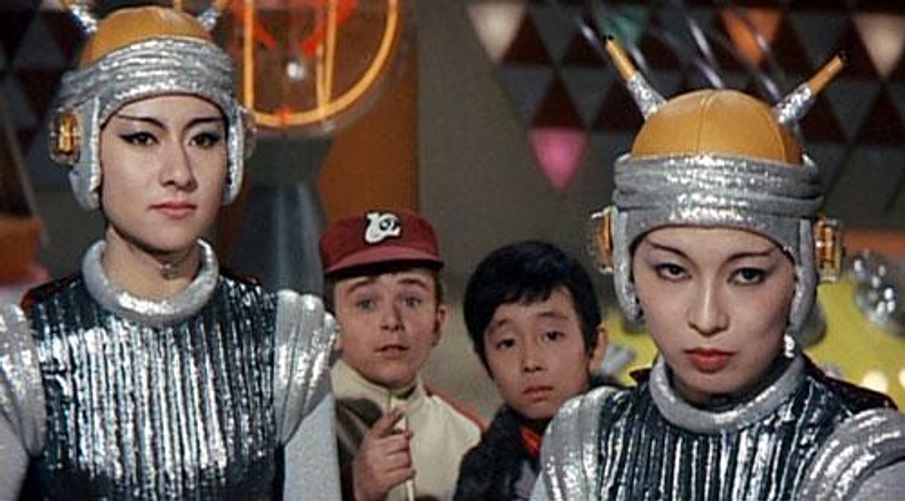 Reiko Kasahara, Hiroko Kai, Nobuhiro Kajima y Christopher Murphy en gamera-contra-guiron-guardian-del-planeta-fantasma