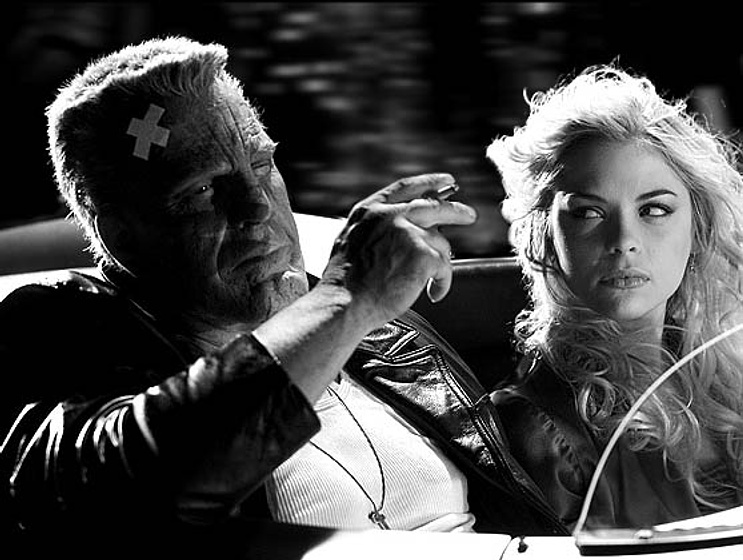 Mickey Rourke y Jaime King en Sin City