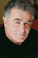 photo of person Saul Rubinek