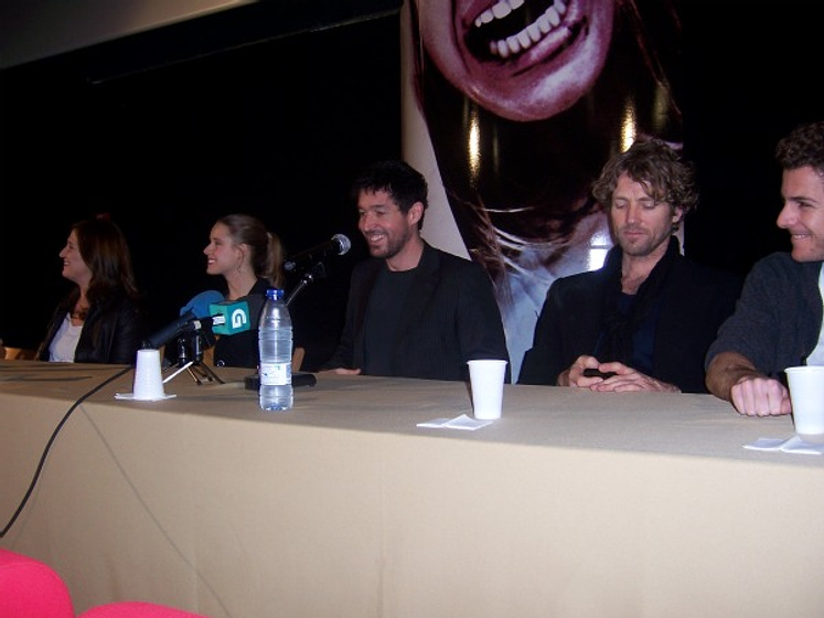 Ana Wagener, Manuela Vellés, Miguel Ángel Vivas, Guillermo Barrientos y Martijn Kuiper en Secuestrados (Rueda de prensa, Madrid 24/02/11)