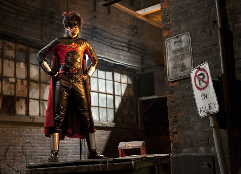Christopher Mintz-Plasse en Kick-Ass. Listo para machacar