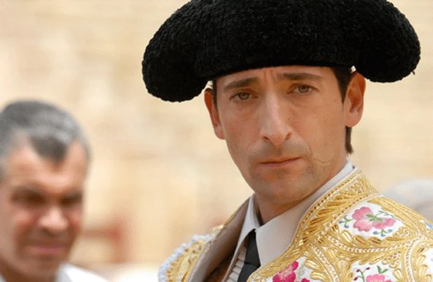 Adrien Brody en manolete
