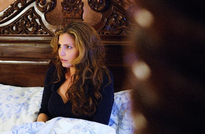 Charisma Carpenter en Una Casa en las Afueras