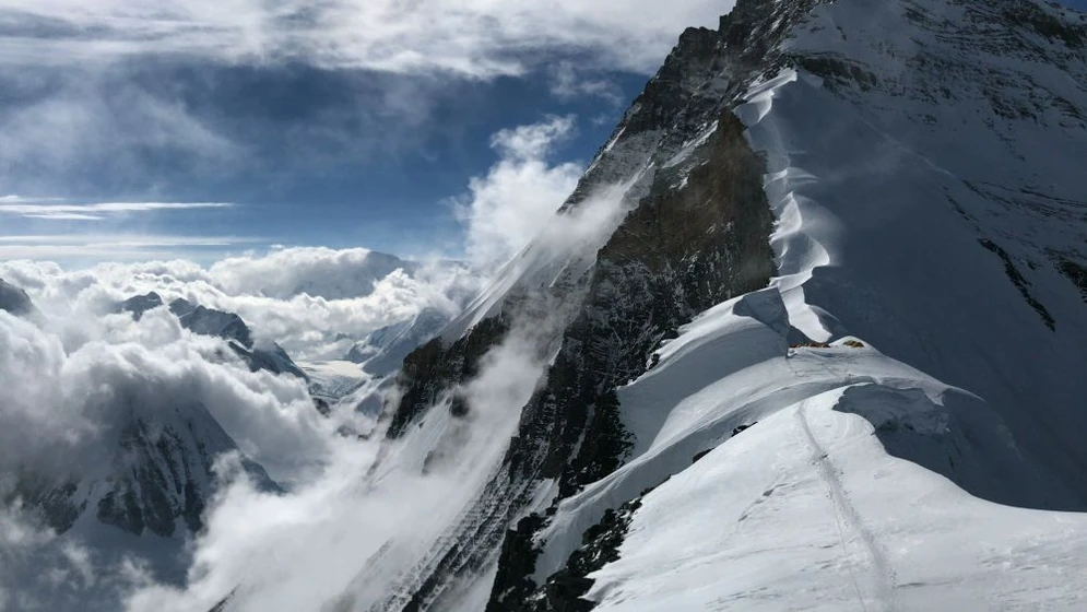 Imagen de kilian-jornet-path-to-everest