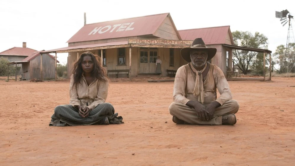 Natassia Gorey Furber y Hamilton Morris en sweet-country