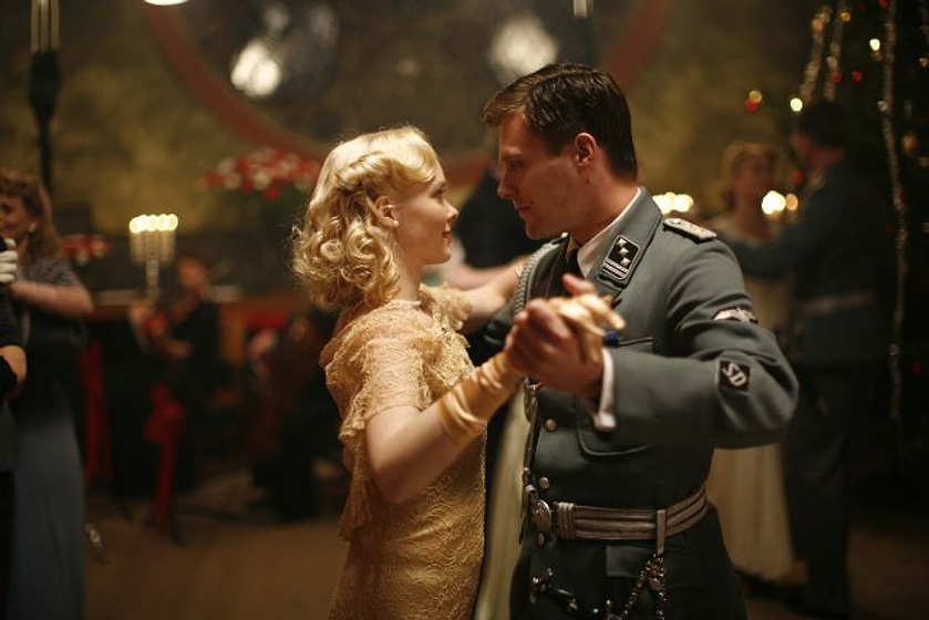 Ken Duken y Viktoria Winge en Max Manus