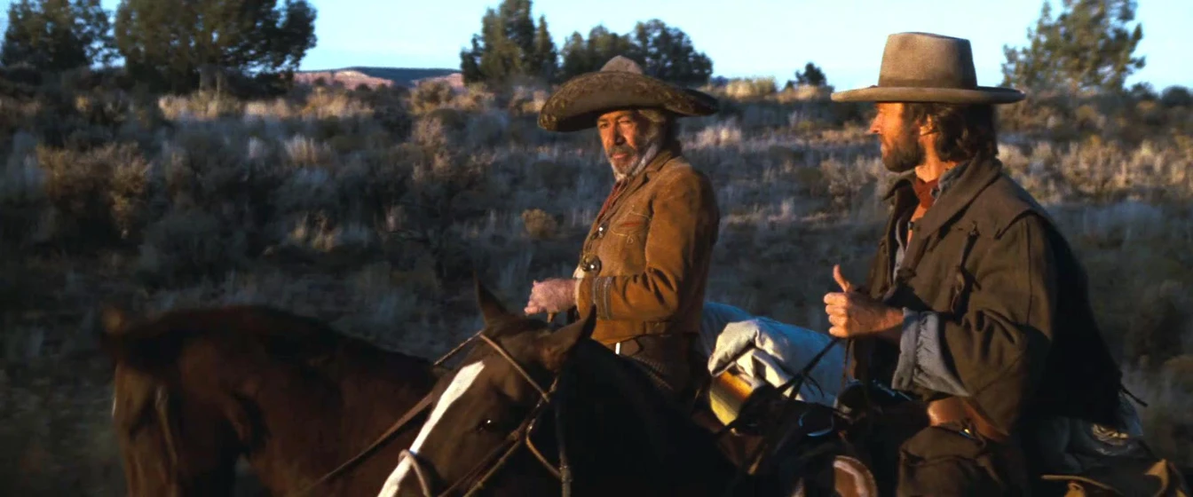 Clint Eastwood y John Verros en el-fuera-de-la-ley