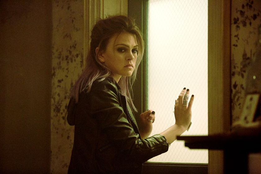 Aimee Teegarden en Rings