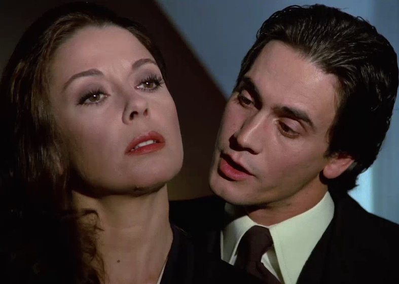 Mónica Randall y Miguel Ayones en Morir de Miedo