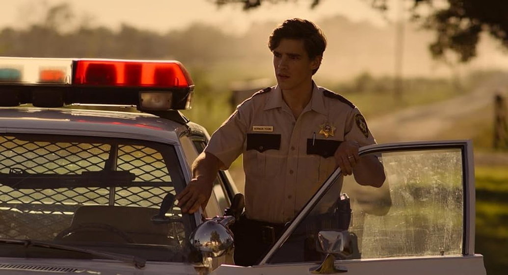Brenton Thwaites en a-violent-separation