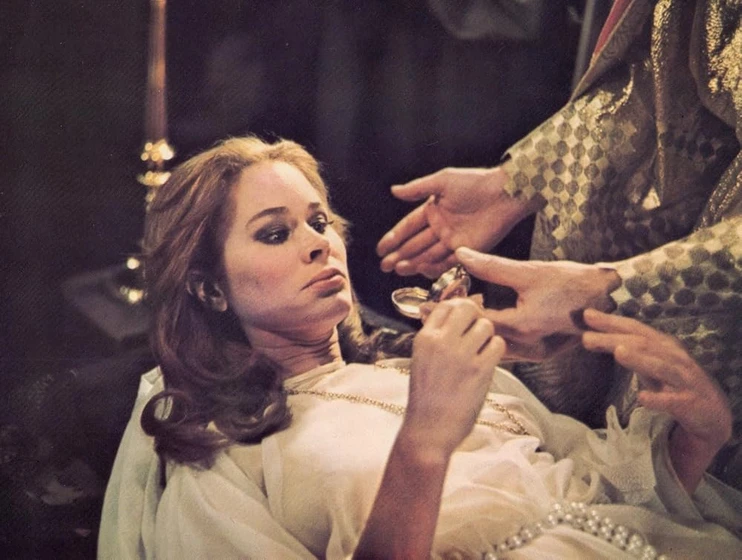 Karen Black en el-cofre-sagrado-el-rastro