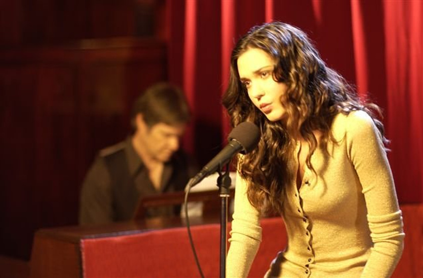 Odette Annable en Group Sex
