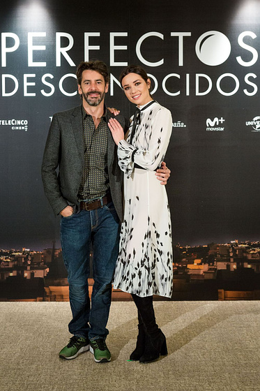 Eduardo Noriega [II] y Dafne Fernández en Perfectos desconocidos (Photocall en Madrid. Noviembre 2017)
