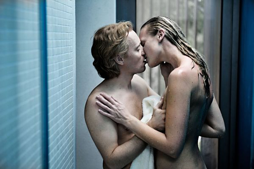 Aksel Hennie y Synnøve Macody Lund en Headhunters