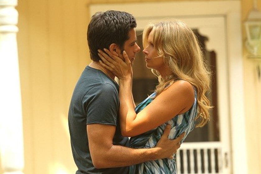 Sonya Salomaa y John Stamos en Secretos del Eden