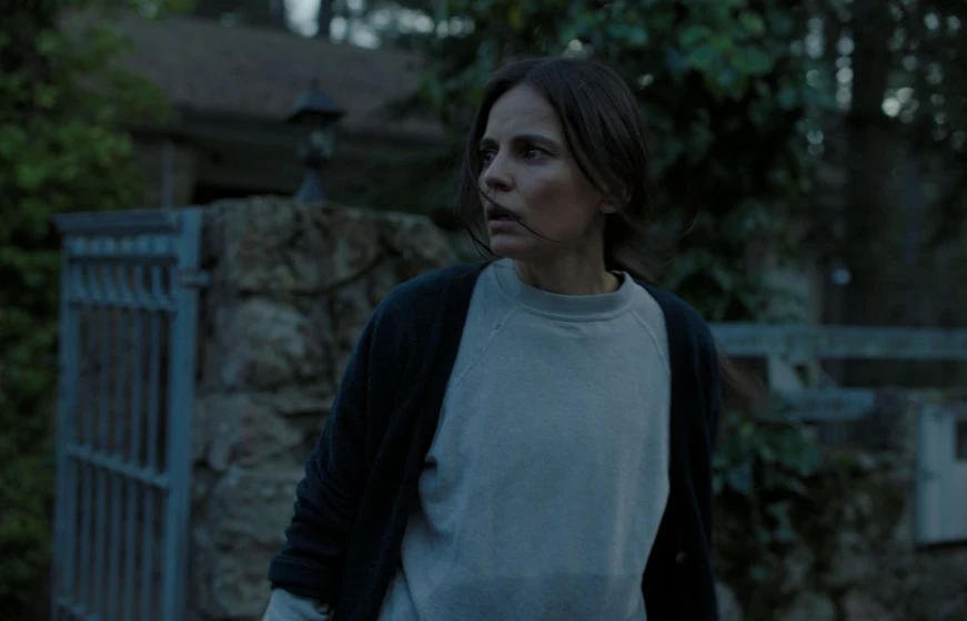 Elena Anaya en jaula