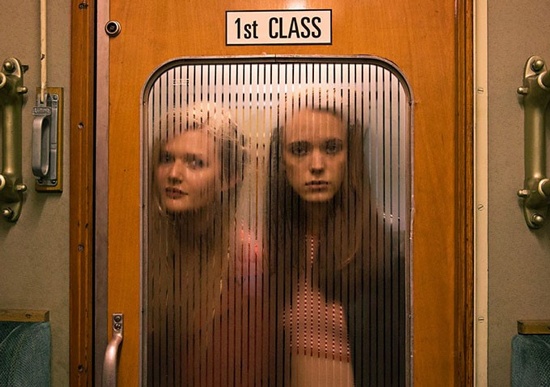 Sophie Kennedy Clark y Stacy Martin en Nymphomaniac. Parte 1