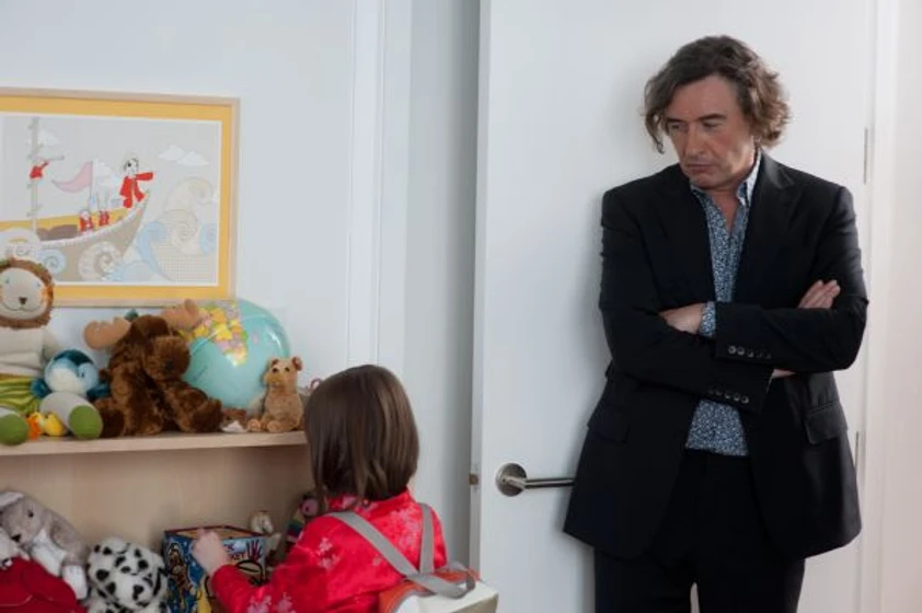Steve Coogan en que-hacemos-con-maisie