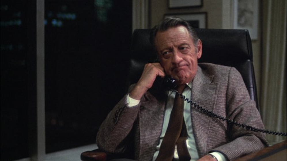 William Holden en Network, un Mundo Implacable
