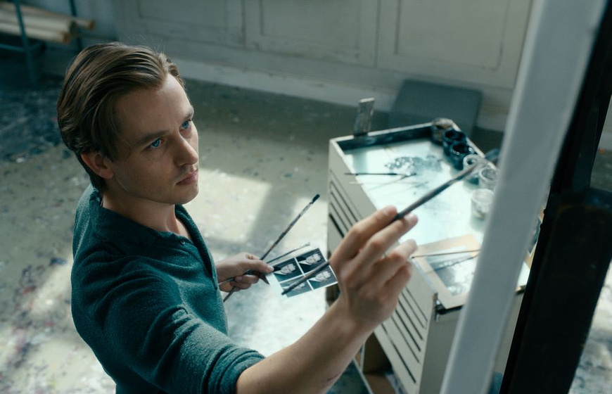 Tom Schilling en La Sombra del Pasado