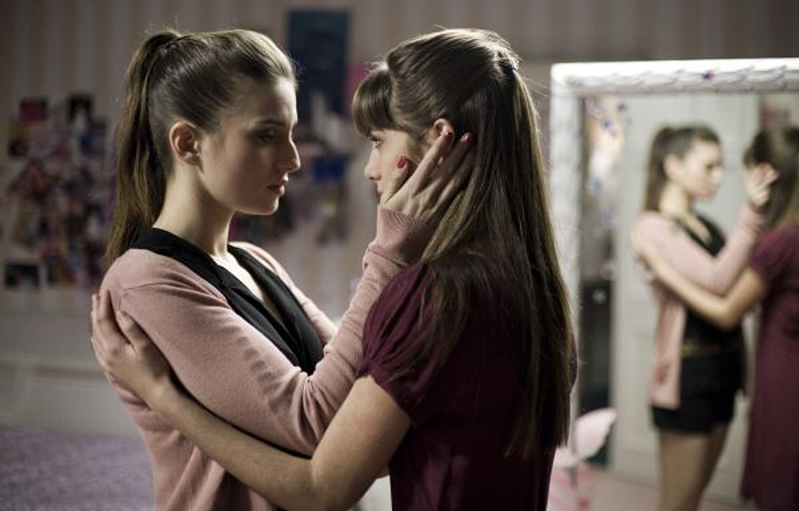 María Valverde y Nerea Camacho en Tengo ganas de ti