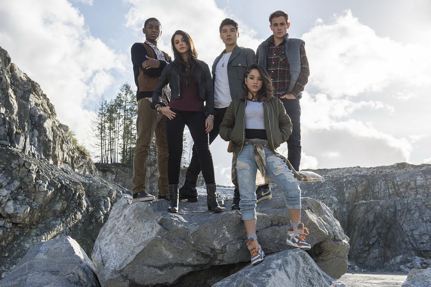 Naomi Scott, RJ Cyler, Becky G., Ludi Lin y Dacre Montgomery en Power Rangers