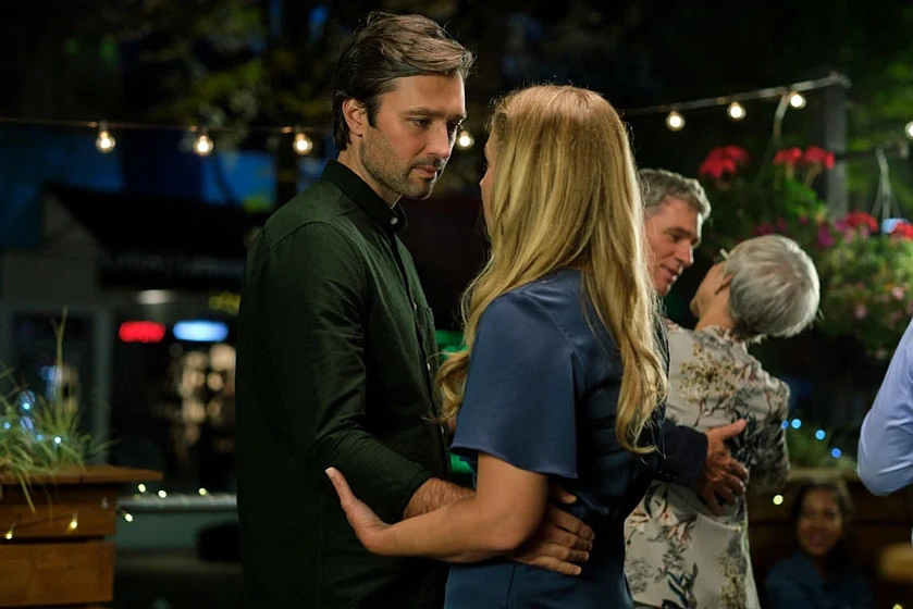 Ellen Woglom y Carlo Marks en Amor al Atardecer