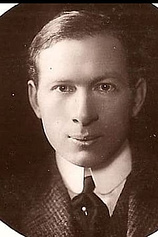 picture of actor James Carew