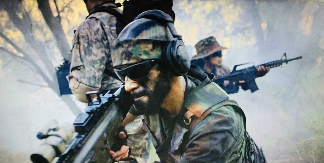 Alex West en alien-predator