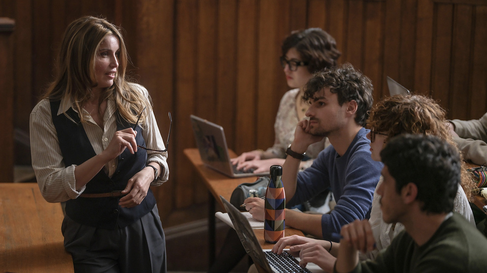 Laetitia Casta en murder-in-the-building