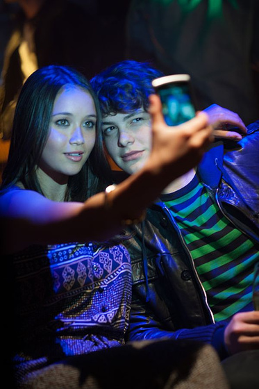 Israel Broussard y Katie Chang en The Bling Ring