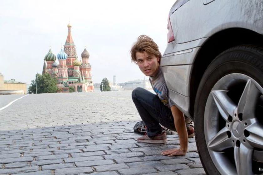 Emile Hirsch en la-hora-mas-oscura