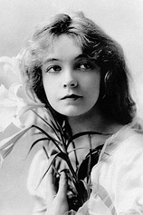 photo of person Lillian Gish