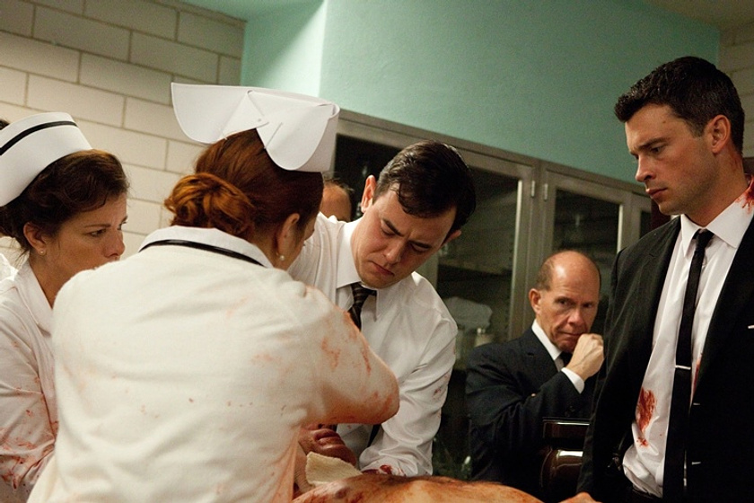 Marcia Gay Harden, Colin Hanks y Austin Nichols en Parkland