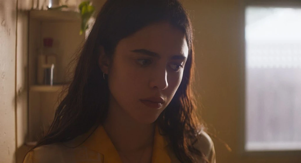 Margaret Qualley en suenos-de-una-escritora-en-nueva-york