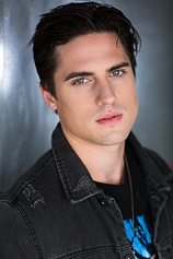 picture of actor Daniel Covin