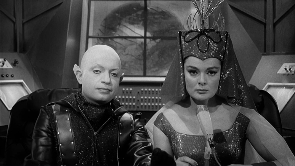 Lou Cutell y Marilyn Hanold en Frankenstein Contra el Monstruo del Espacio