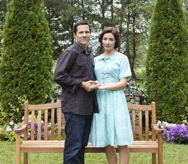Rob Estes y Sarah Manninen en Amor verdadero