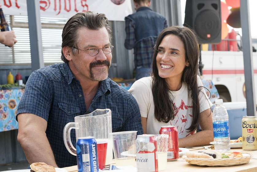 Jennifer Connelly y Josh Brolin en Héroes en el Infierno