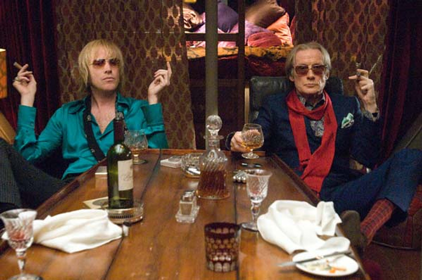 Rhys Ifans y Bill Nighy en Radio Encubierta