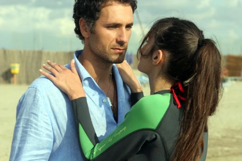 Raoul Bova y Michela Quattrociocche en perdona-si-te-llamo-amor