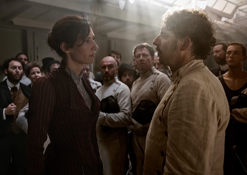Damien Bonnard y Doria Tillier en el-profesor-de-esgrima