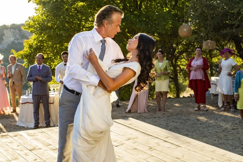 Franck Dubosc y Louna Espinosa en rumba-terapia