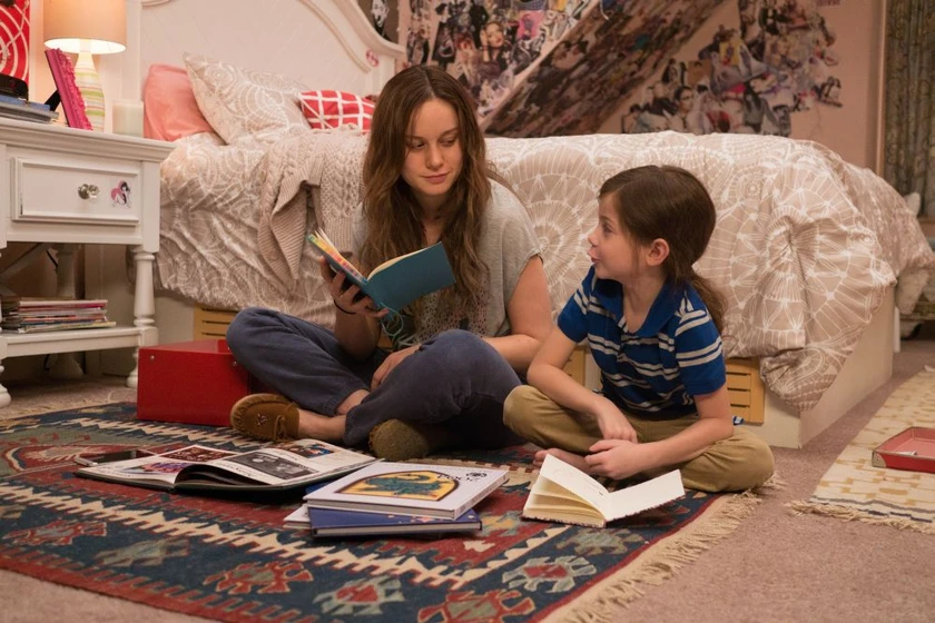 Brie Larson y Jacob Tremblay en la-habitacion-2015