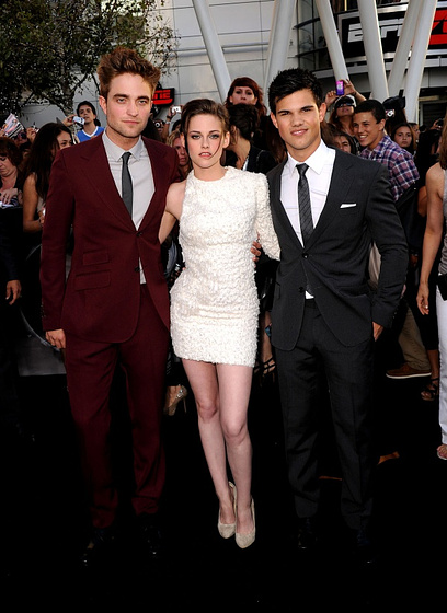 Kristen Stewart, Robert Pattinson y Taylor Lautner en La saga Crepúsculo: Eclipse (Premiere Los Ángeles)
