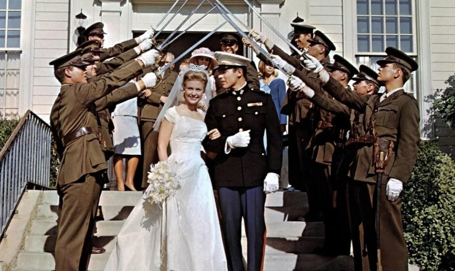 Chad Everett y Marilyn Devin en linea-de-fuego